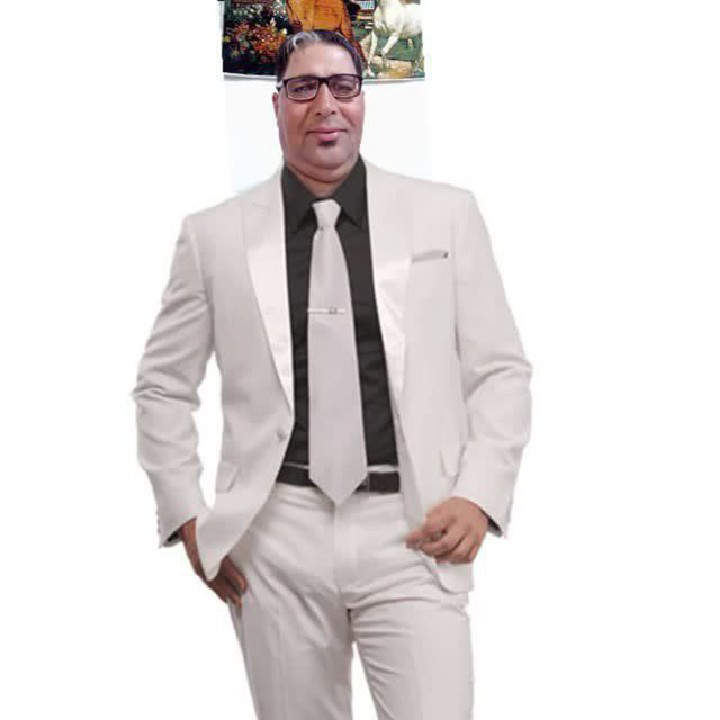 احمد  اکبری شمس آباد 